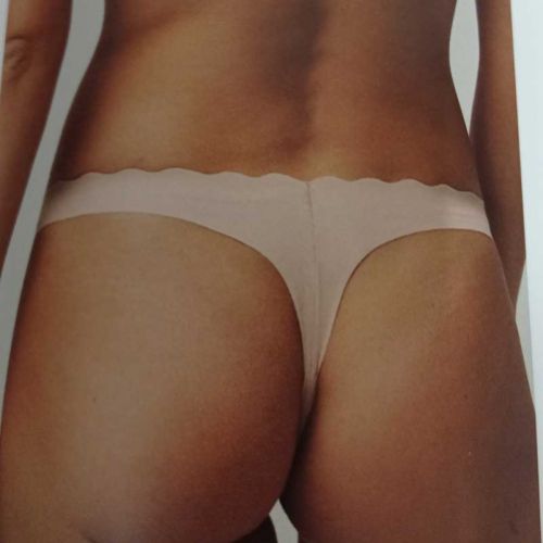 Tanga color crudo para mujer
