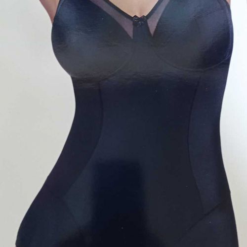 Body enterizo negro acabado satinado