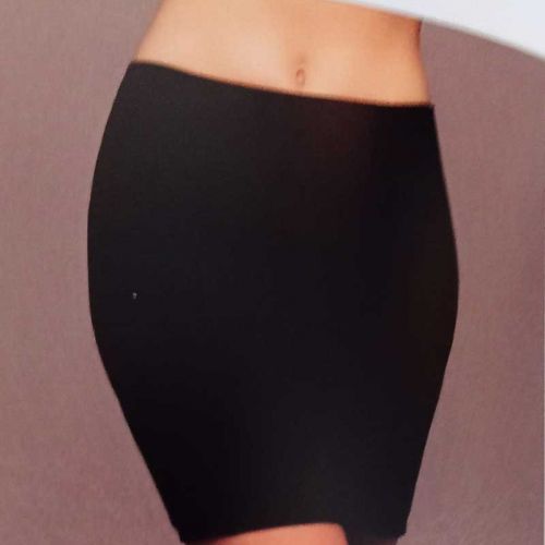 Combinación con falda negra